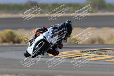 media/Oct-08-2022-SoCal Trackdays (Sat) [[1fc3beec89]]/Turn 14 (1050am)/